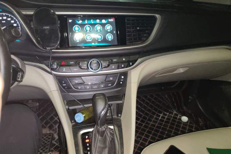 Used Buick GT 2019 15T Dual-Clutch Connected Elite Model China VI Audio And AC Panel