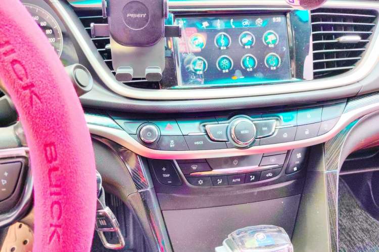 Used Buick GT 2019 18T Automatic Connected Elite Model China VI Standard Audio And AC Panel