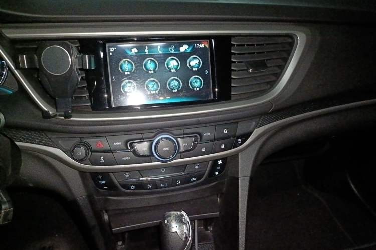 Used Buick GT 2019 18T Automatic Connected Elite Model China VI Standard Audio And AC Panel