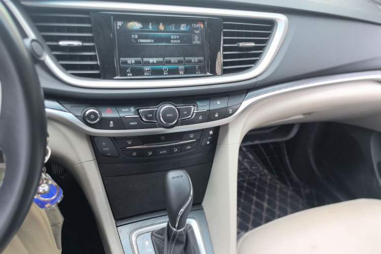 Used Buick GT 2019 15T Dual-Clutch Connected Elite Model China VI Audio And AC Panel