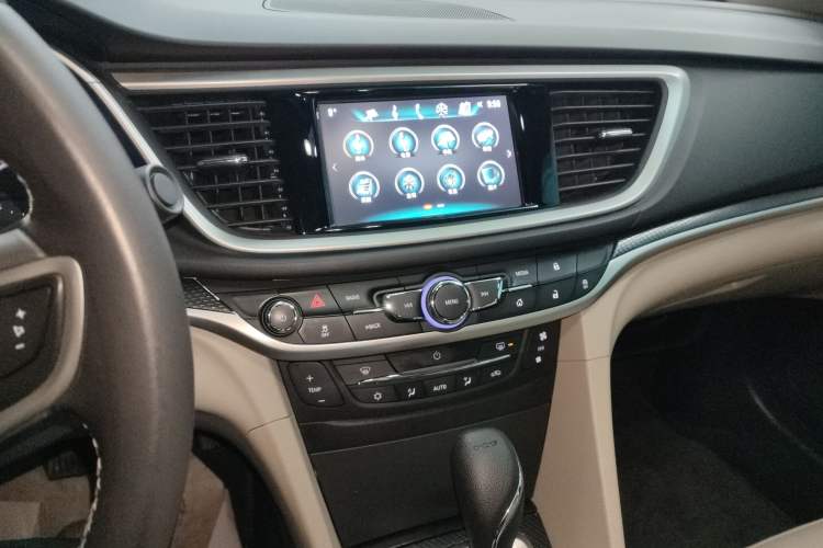 Used Buick GT 2019 15T Dual-Clutch Connected Elite Model China VI Audio And AC Panel