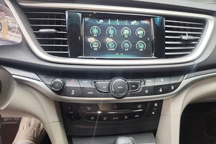 Used Buick GT 2019 15T Dual-Clutch Connected Elite Model China VI Audio And AC Panel