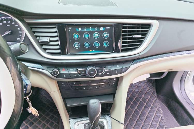 Used Buick GT 2019 15T Dual-Clutch Connected Elite Model China VI Audio And AC Panel