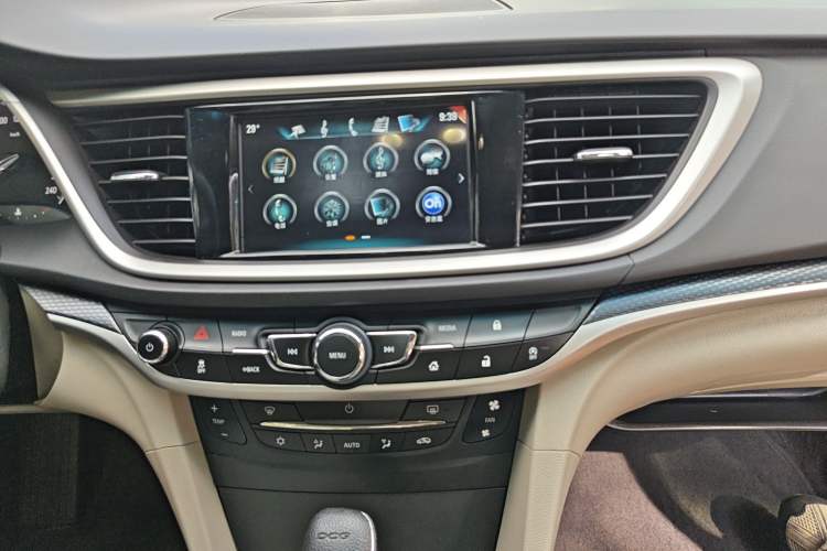 Used Buick GT 2019 15T Dual-Clutch Connected Elite Model China VI Audio And AC Panel