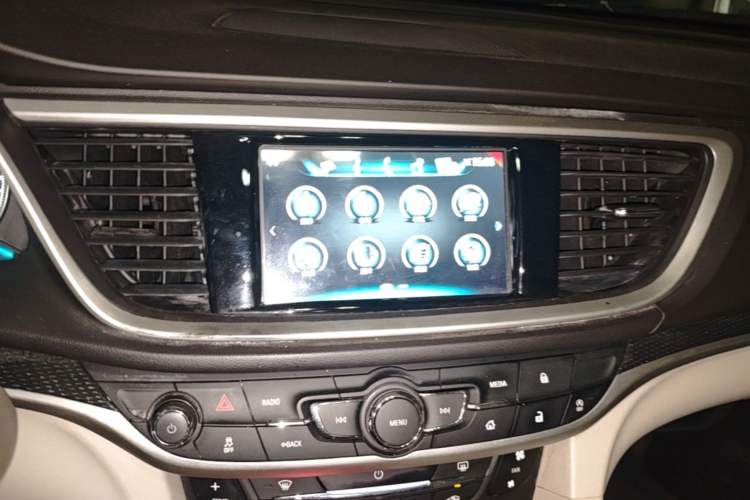 Used Buick GT 2019 15T Dual-Clutch Connected Elite Model China VI Audio And AC Panel