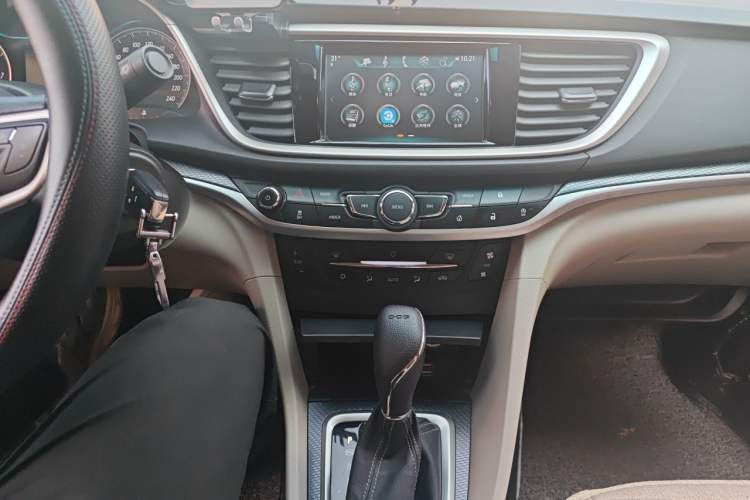 Used Buick GT 2019 15T Dual-Clutch Connected Elite Model China VI Audio And AC Panel
