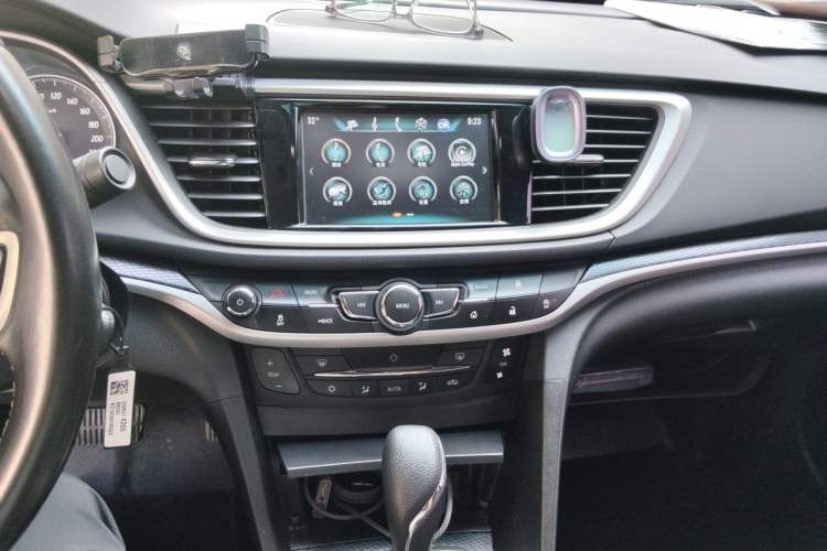 Used Buick GT 2019 18T Automatic Connected Elite Model China V Standard Audio And AC Panel
