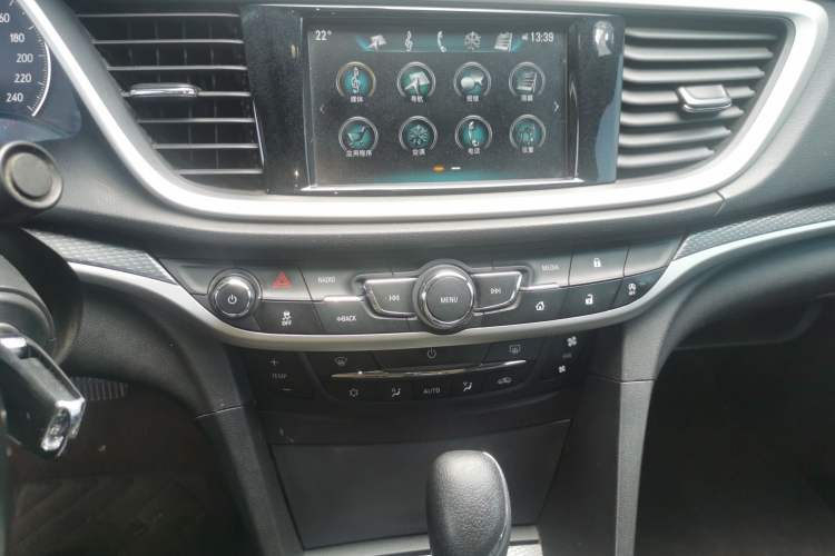 Used Buick GT 2019 18T Automatic Connected Elite Model China VI Standard Audio And AC Panel