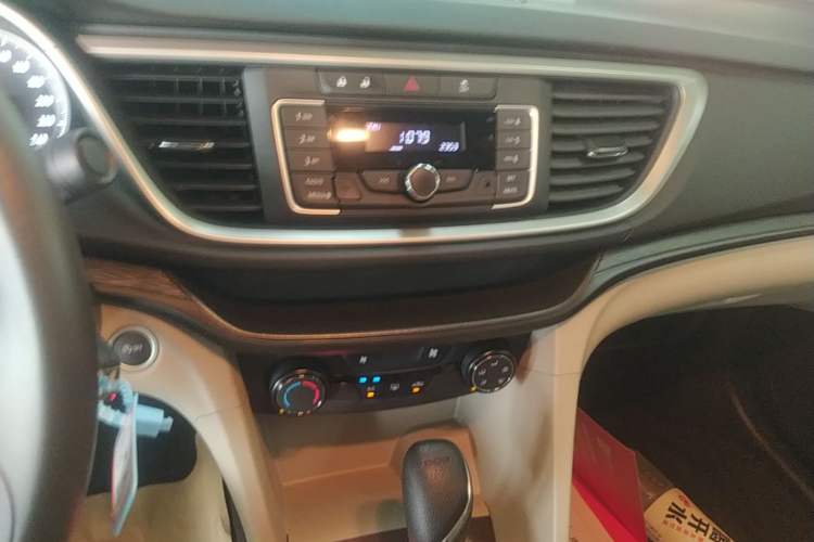 Used Buick GT 2019 15T Dual-Clutch Advanced Version China VI Standard Audio And AC Panel