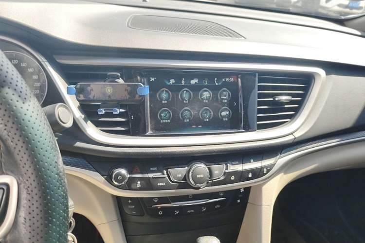 Used Buick GT 2019 15T Dual-Clutch Connected Elite Model China VI Audio And AC Panel