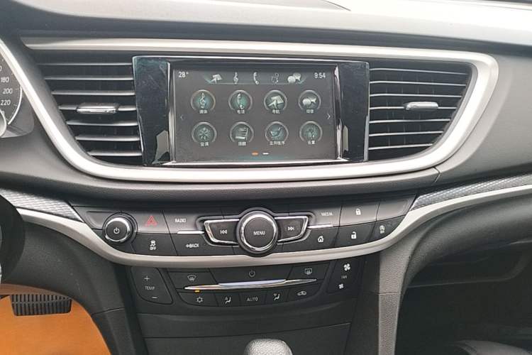 Used Buick GT 2019 18T Automatic Connected Elite Model China VI Standard Audio And AC Panel