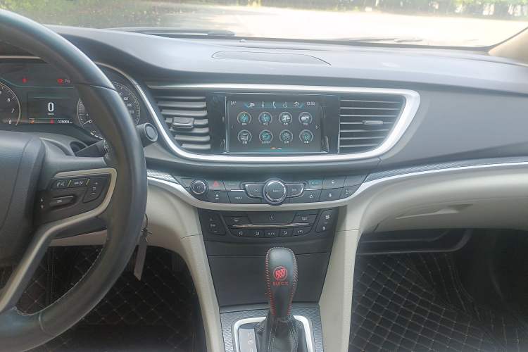 Used Buick GT 2019 15T Dual-Clutch Connected Elite Model China VI Audio And AC Panel