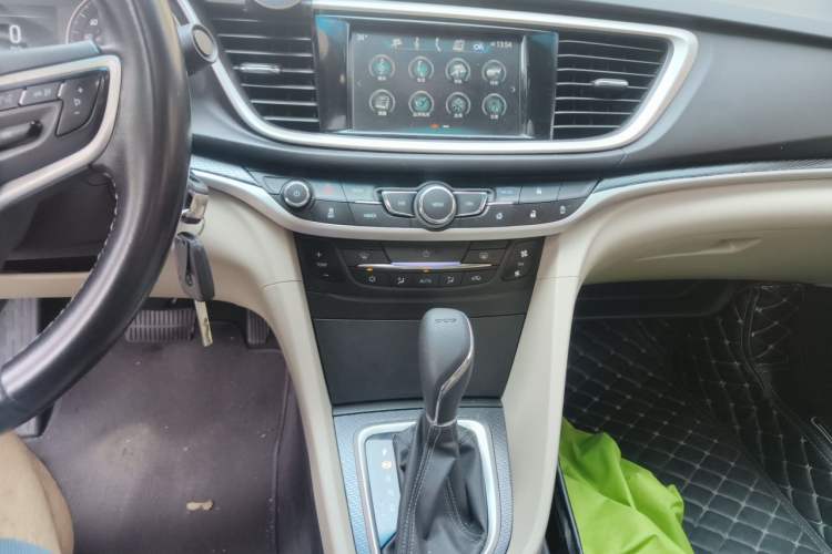 Used Buick GT 2019 15T Dual-Clutch Connected Elite Version China V Standard Audio And AC Panel
