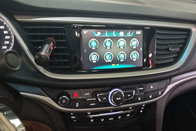 Used Buick GT 2019 18T Automatic Connected Elite Model China VI Standard Audio And AC Panel