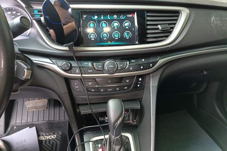 Used Buick GT 2019 18T Automatic Connected Elite Model China V Standard Audio And AC Panel