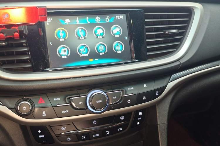 Used Buick GT 2019 18T Automatic Connected Elite Model China V Standard Audio And AC Panel