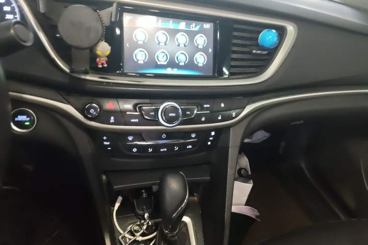 Used Buick GT 2019 18T Automatic Connected Elite Model China V Standard Audio And AC Panel