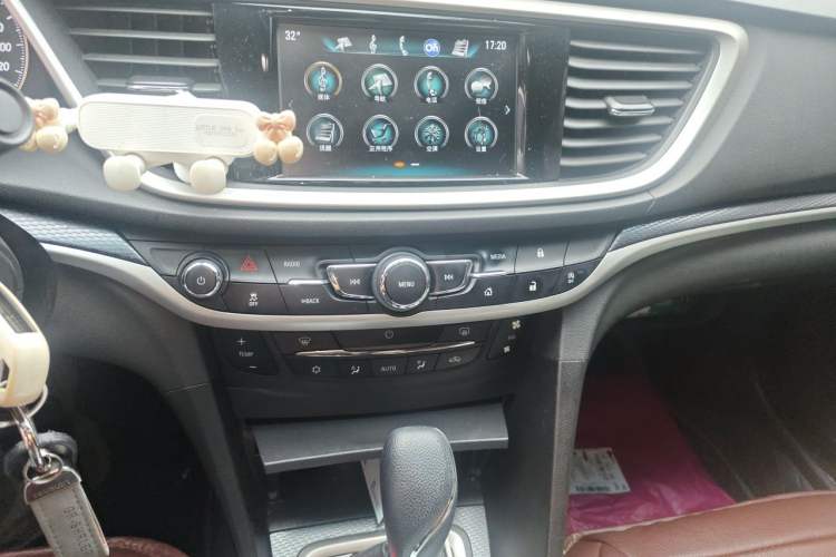 Used Buick GT 2019 18T Automatic Connected Elite Model China VI Standard Audio And AC Panel