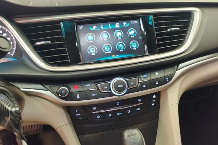 Used Buick GT 2019 15T Dual-Clutch Connected Elite Model China VI Audio And AC Panel