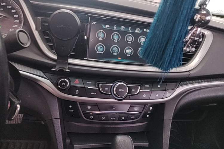 Used Buick GT 2019 18T Automatic Connected Elite Model China VI Standard Audio And AC Panel