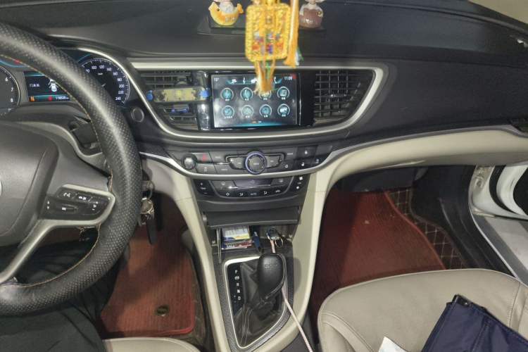 Used Buick GT 2019 15T Dual-Clutch Connected Elite Model China VI Audio And AC Panel