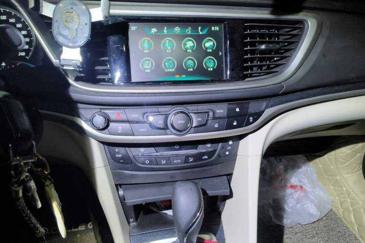 Used Buick GT 2019 15T Dual-Clutch Connected Elite Model China VI Audio And AC Panel