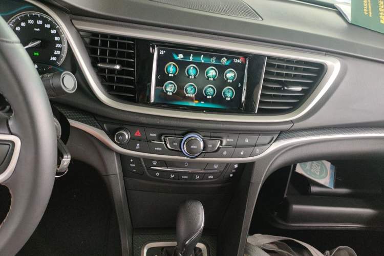 Used Buick GT 2019 18T Automatic Connected Elite Model China V Standard Audio And AC Panel