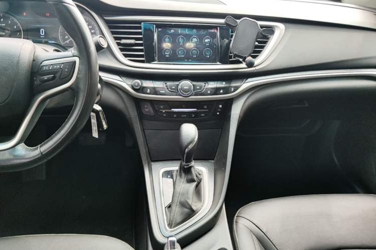 Used Buick GT 2019 18T Automatic Connected Elite Model China VI Standard Audio And AC Panel