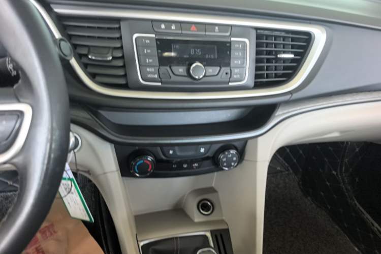 Used Buick GT 2019 15T Manual Elite Version China VI Standard Audio And AC Panel