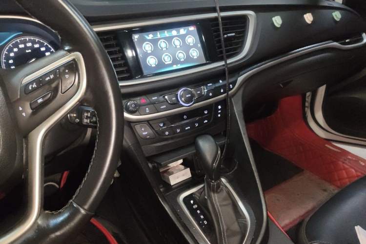 Used Buick GT 2019 18T Automatic Connected Elite Model China V Standard Audio And AC Panel