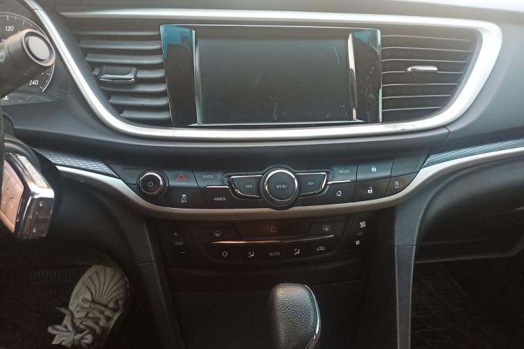 Used Buick GT 2019 18T Automatic Connected Elite Model China V Standard Audio And AC Panel
