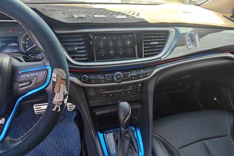 Used Buick GT 2019 18T Automatic Connected Elite Model China VI Standard Audio And AC Panel