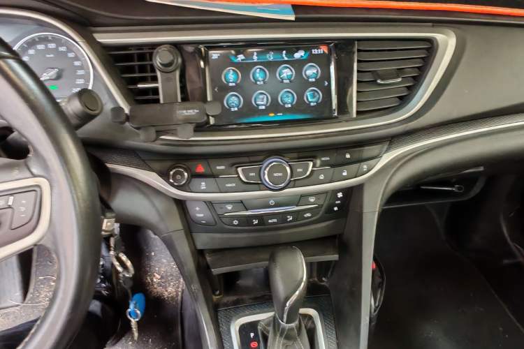 Used Buick GT 2019 18T Automatic Connected Elite Model China VI Standard Audio And AC Panel