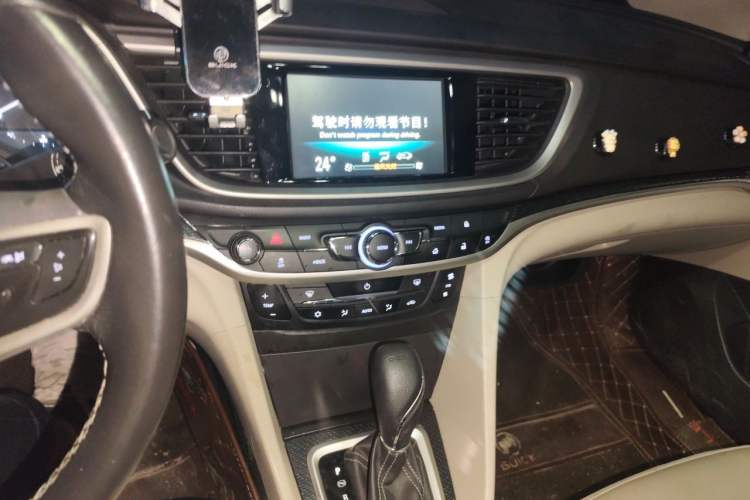 Used Buick GT 2019 15T Dual-Clutch Connected Elite Model China VI Audio And AC Panel