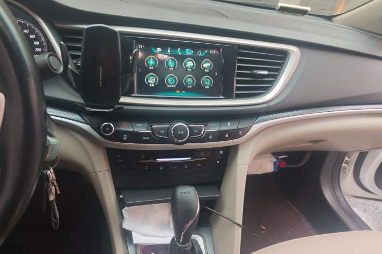 Used Buick GT 2019 15T Dual-Clutch Connected Elite Model China VI Audio And AC Panel