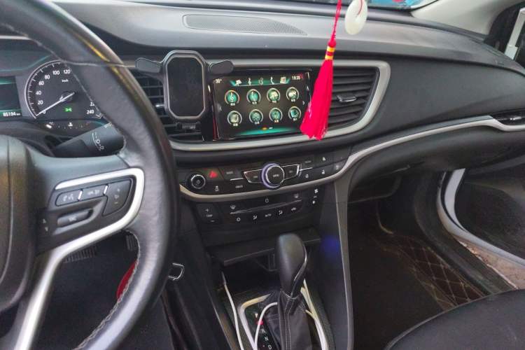 Used Buick GT 2019 18T Automatic Connected Elite Model China VI Standard Audio And AC Panel