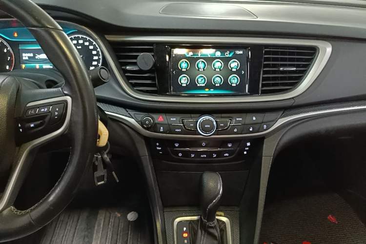 Used Buick GT 2019 18T Automatic Connected Elite Model China VI Standard Audio And AC Panel