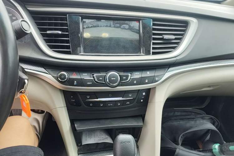 Used Buick GT 2019 15T Dual-Clutch Connected Elite Model China VI Audio And AC Panel