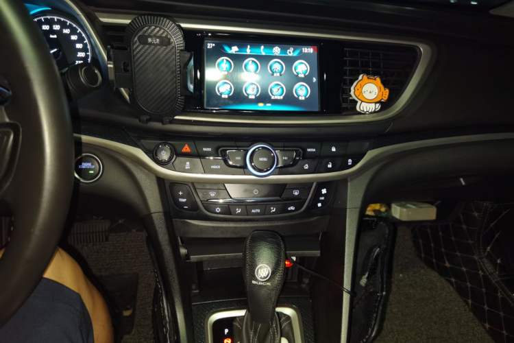 Used Buick GT 2019 18T Automatic Connected Elite Model China V Standard Audio And AC Panel