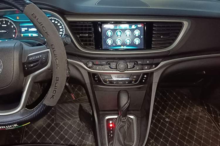 Used Buick GT 2019 18T Automatic Connected Elite Model China VI Standard Audio And AC Panel