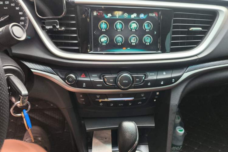 Used Buick GT 2019 18T Automatic Connected Elite Model China V Standard Audio And AC Panel