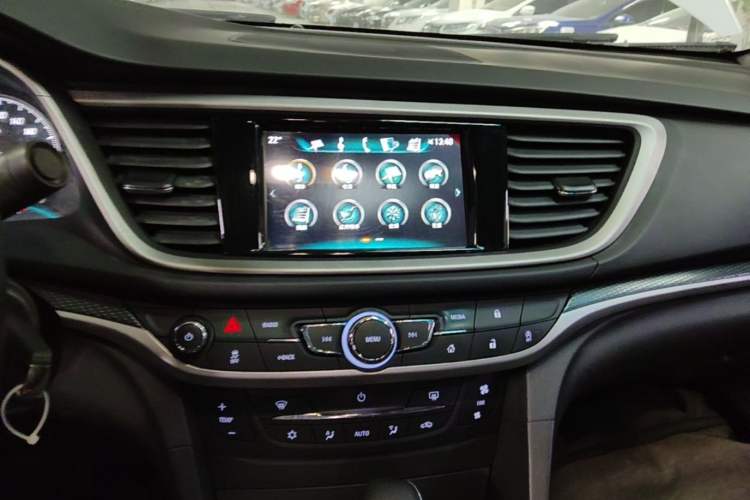 Used Buick GT 2019 18T Automatic Connected Elite Model China VI Standard Audio And AC Panel