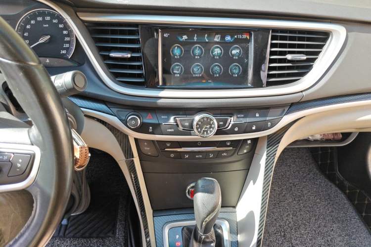 Used Buick GT 2019 15T Dual-Clutch Connected Elite Version China V Standard Audio And AC Panel