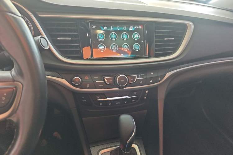 Used Buick GT 2019 18T Automatic Connected Elite Model China V Standard Audio And AC Panel