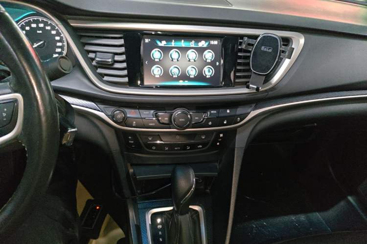 Used Buick GT 2019 18T Automatic Connected Elite Model China VI Standard Audio And AC Panel