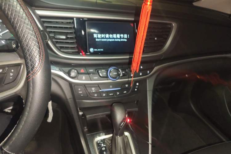 Used Buick GT 2019 18T Automatic Connected Elite Model China VI Standard Audio And AC Panel