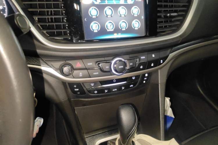 Used Buick GT 2019 18T Automatic Connected Elite Model China V Standard Audio And AC Panel