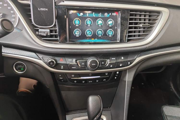 Used Buick GT 2019 18T Automatic Connected Elite Model China V Standard Audio And AC Panel