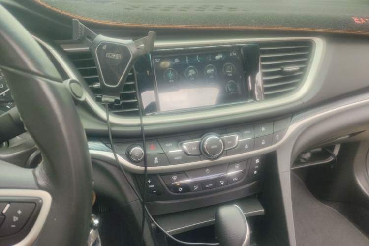 Used Buick GT 2019 18T Automatic Connected Elite Model China VI Standard Audio And AC Panel