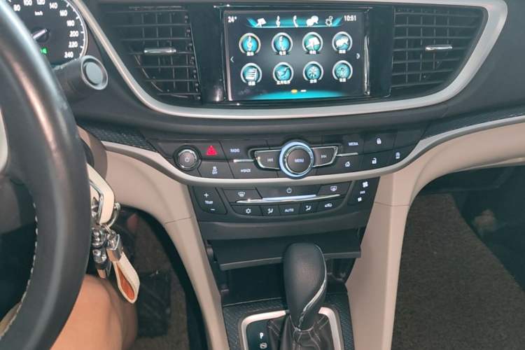 Used Buick GT 2019 15T Dual-Clutch Connected Elite Version China V Standard Audio And AC Panel